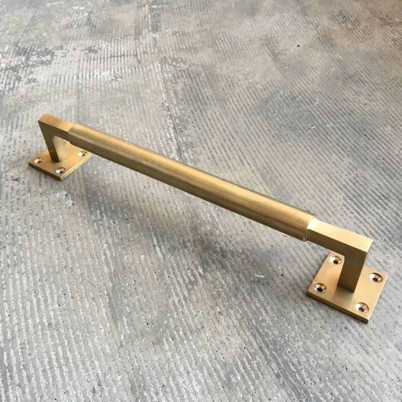 ROUND GRIP DOOR HANDLE (Gold)