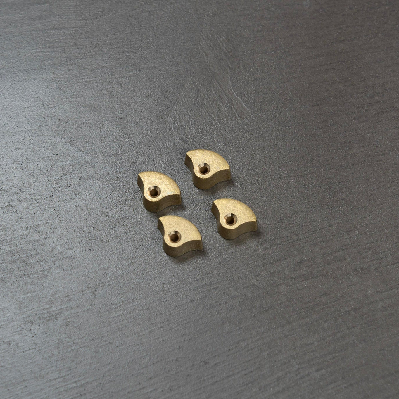 【受注生産】FUTAGAMI 真鍮鏡止め（4個入り）