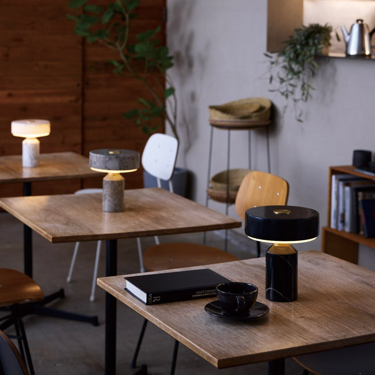 【取り寄せ】Marble LED-table lamp WH | テーブルランプ