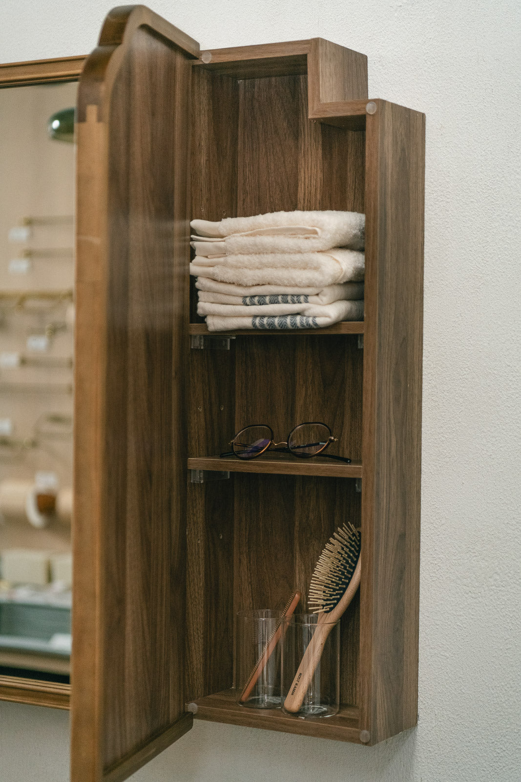 【予約商品：5月末〜6月末頃お届け予定】Wood arch キャビネットミラー 1150