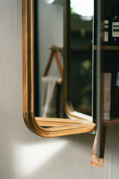 【予約商品：5月末〜6月末頃お届け予定】Wood curve 3ドアキャビネットミラー 850