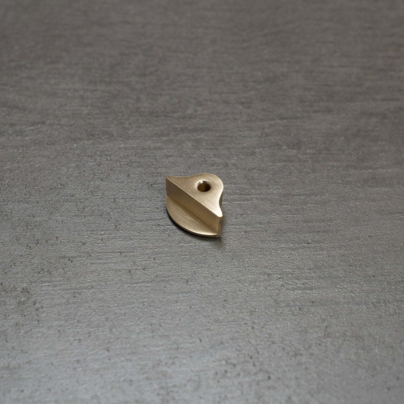 【受注生産】FUTAGAMI 真鍮鏡止め（4個入り）