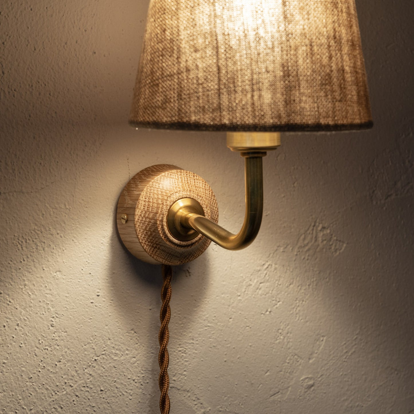 [react] Broche wall light oak